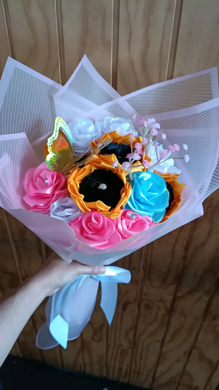 Ramo de flores artificiales colores vivos