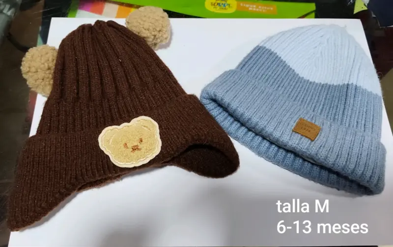Gorros infantiles marrón y azul