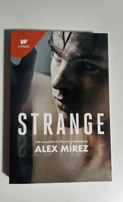Libro 'Strange' de Alex Mírez - miniatura 1