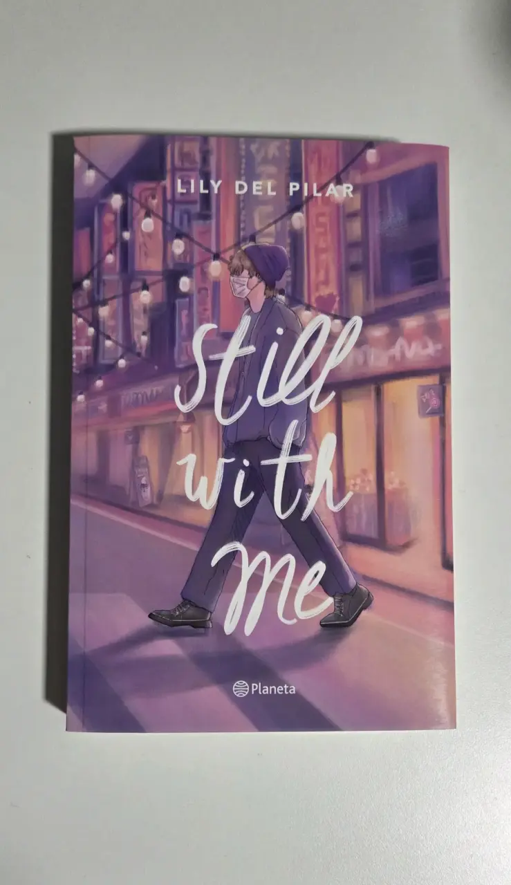 Libro 'Still With Me' de Planeta - 1
