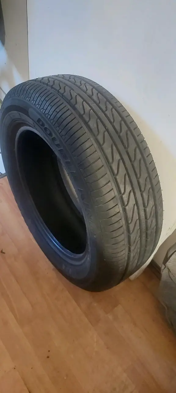 Neumático 205/60 R16 en buen estado - 4