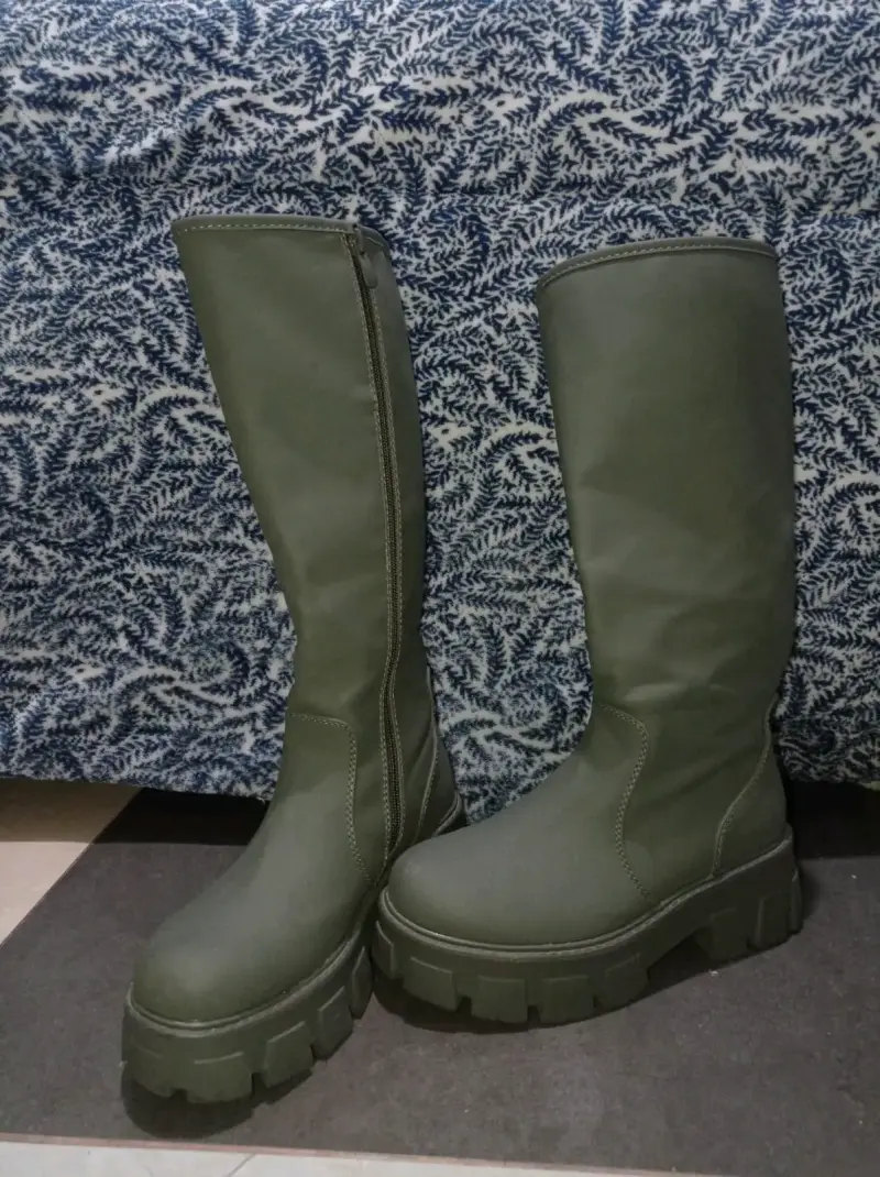 Botas largas color verde - 2