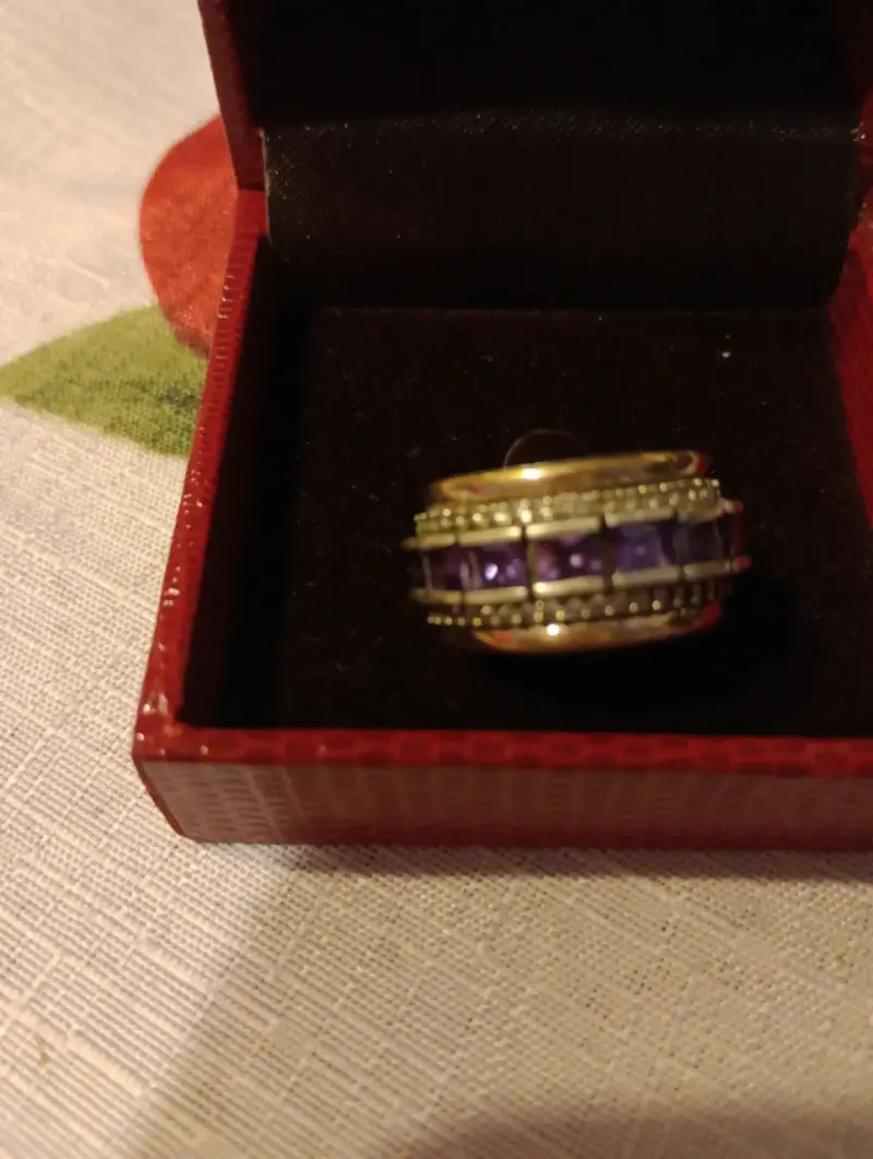 Anillo de plata con piedras púrpuras - 1