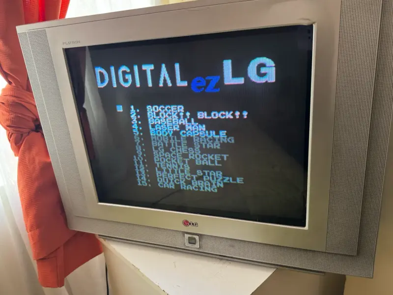 Televisor LG plano retro - 1