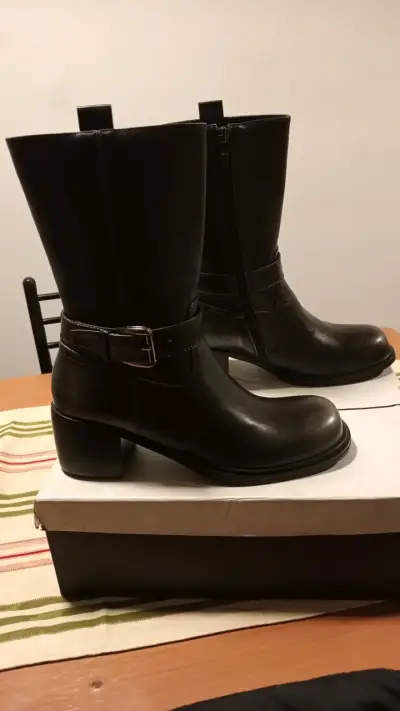 Botines negros de mujer - miniatura 1