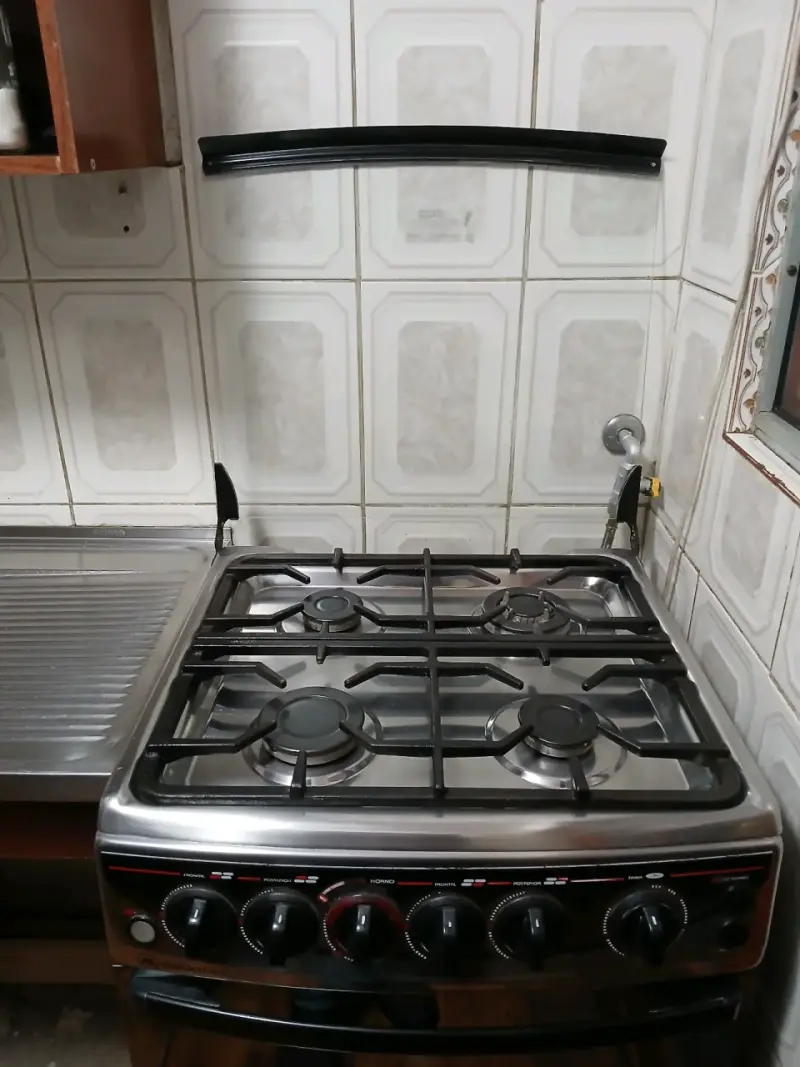 Cocina a gas 4 quemadores - 1