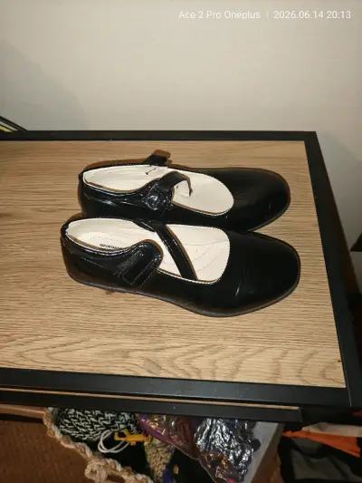 Zapatos escolares negros brillantes - miniatura 1