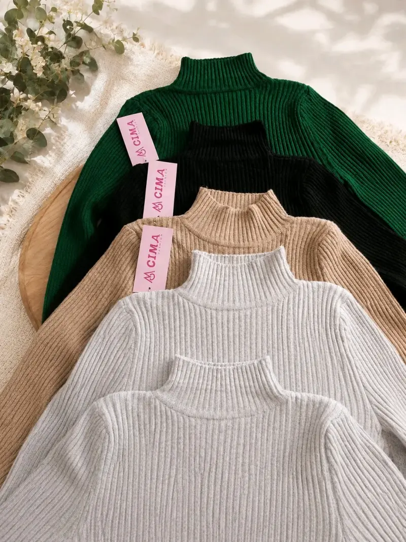 Suéteres cuello alto colores surtidos