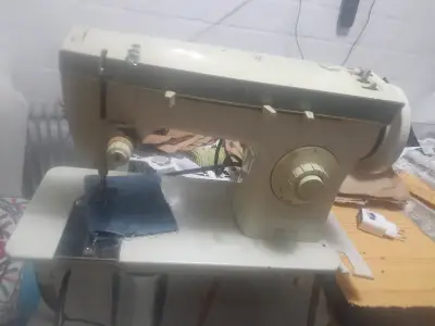 Máquina de coser Singer clásica - miniatura 5
