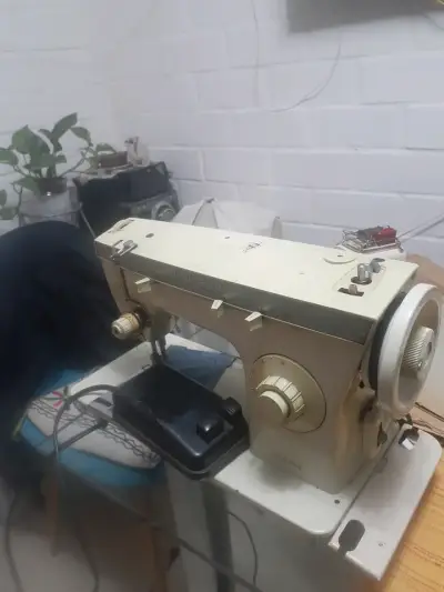 Máquina de coser Singer clásica - miniatura 6