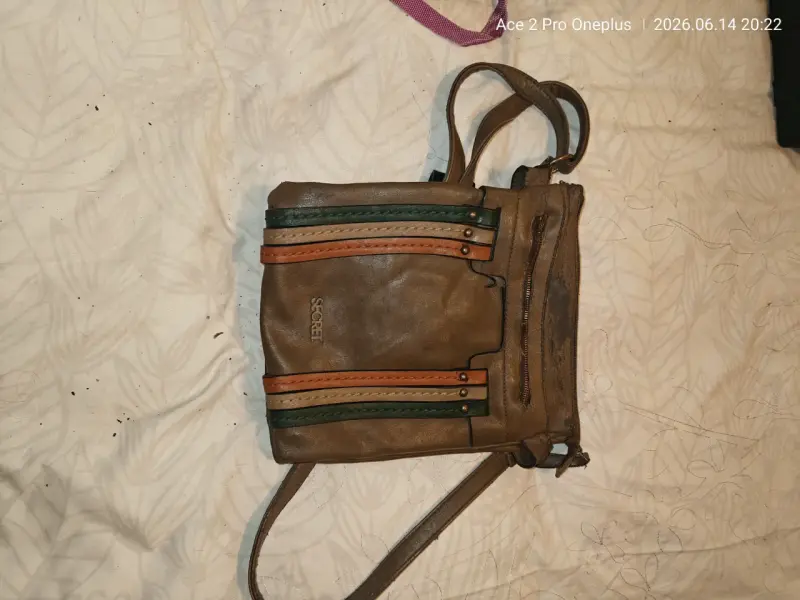 Cartera cruzada de cuero marrón