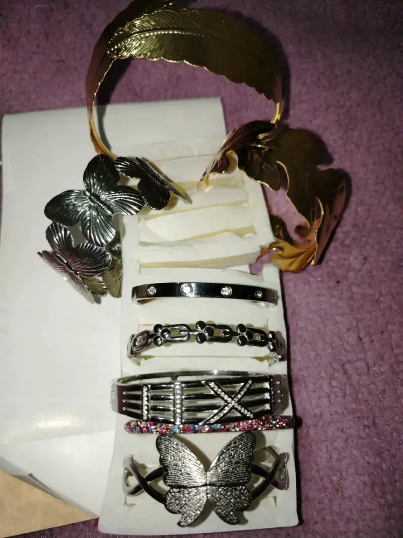 Set de pulseras variadas
