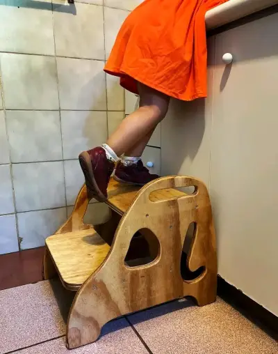 Escalera infantil de madera - miniatura 2