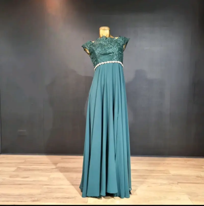 Vestido largo de encaje verde - 1