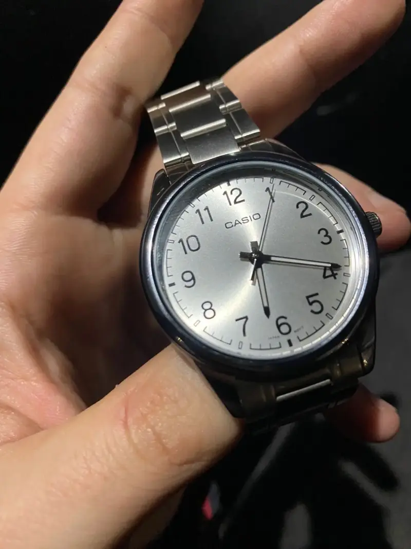 Reloj análogo Casio plateado - 5