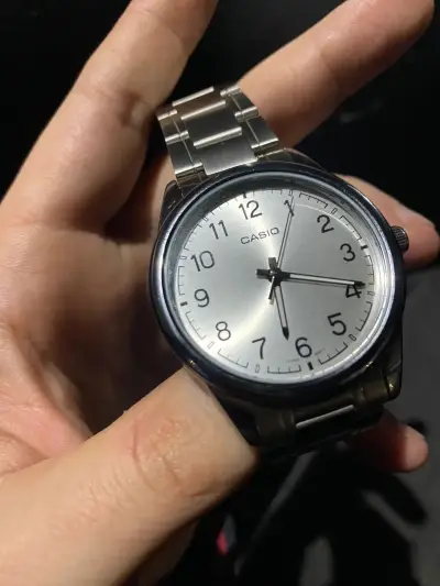 Reloj análogo Casio plateado - miniatura 5