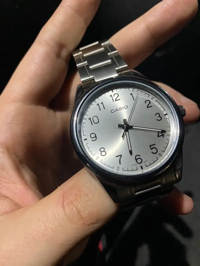 Reloj análogo Casio plateado - 6