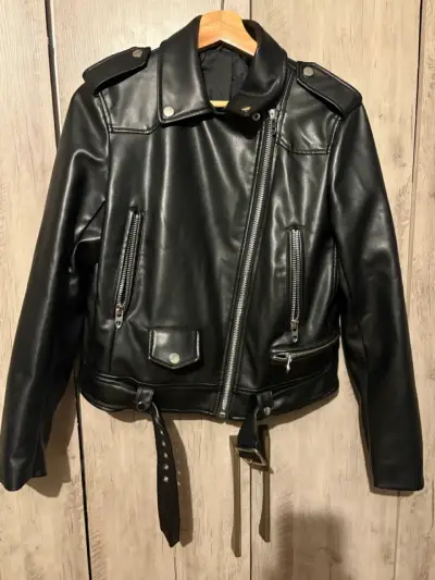 Chaqueta de cuero negra - miniatura 1