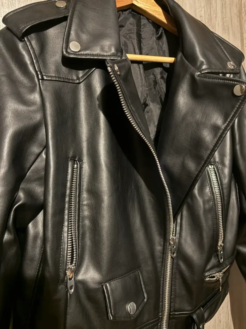 Chaqueta de cuero negra - 3