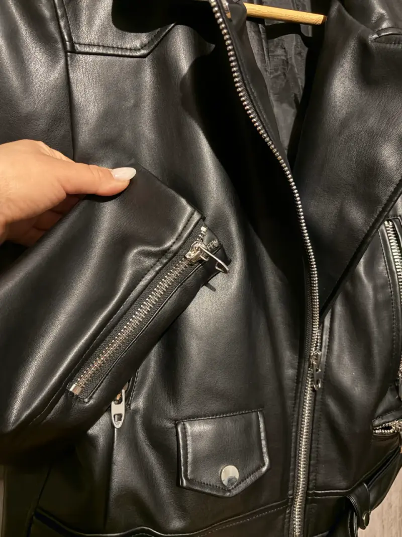 Chaqueta de cuero negra - 4