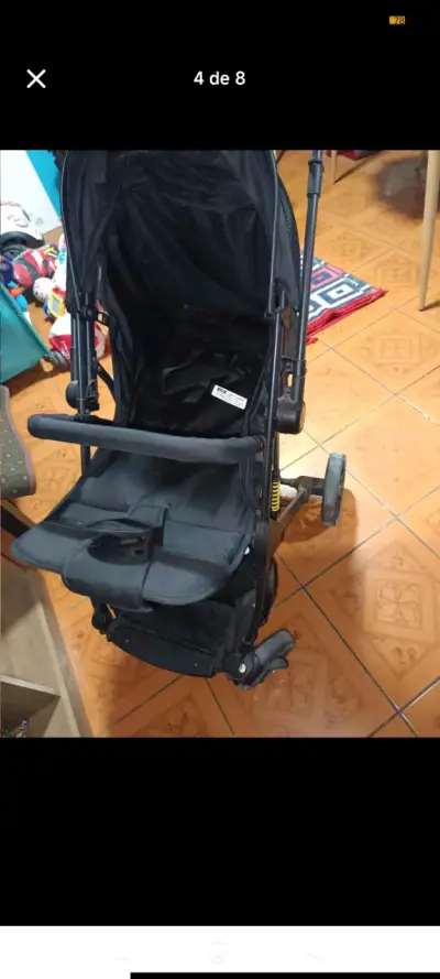 Coche de paseo negro plegable - miniatura 1