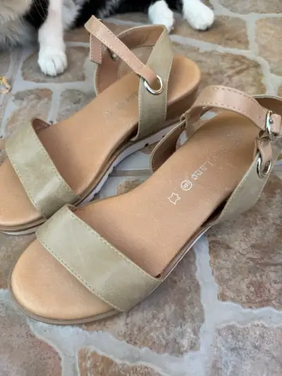 Sandalias beige de cuero - miniatura 1