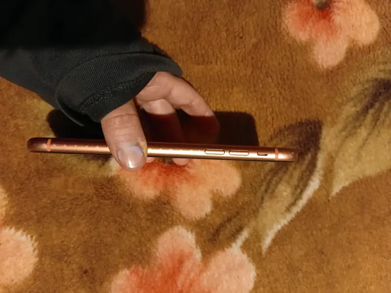 iPhone XR - 4