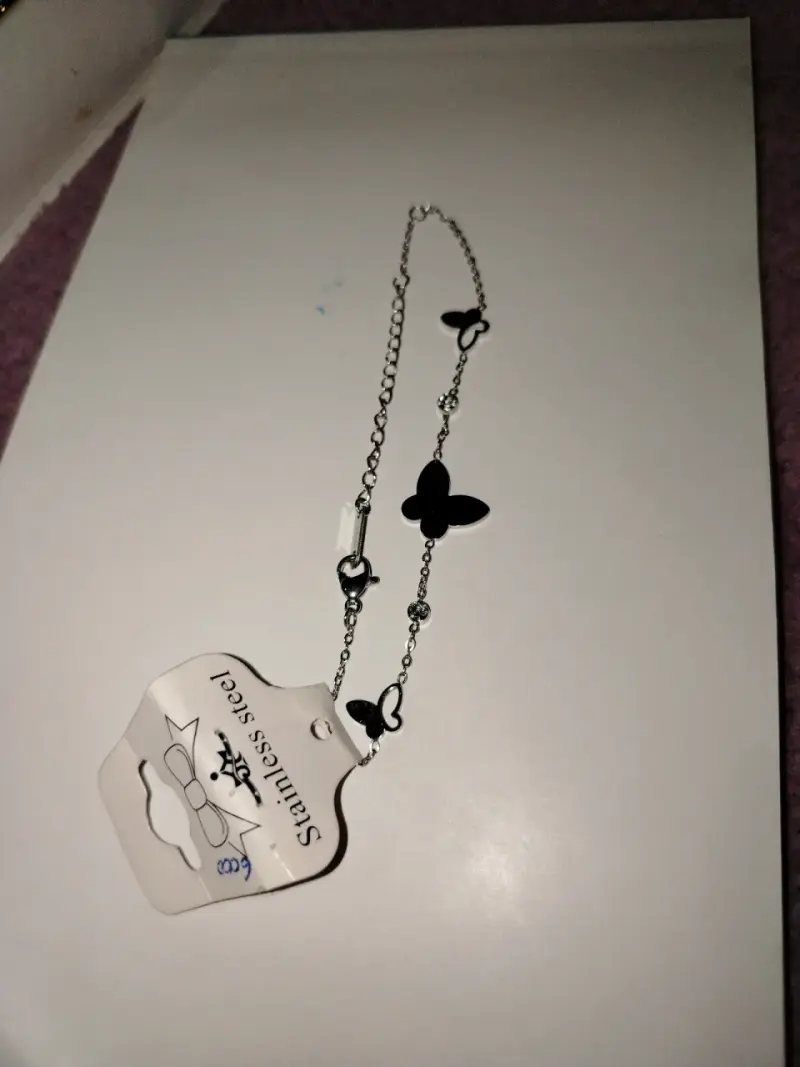 Pulseras de acero con mariposas