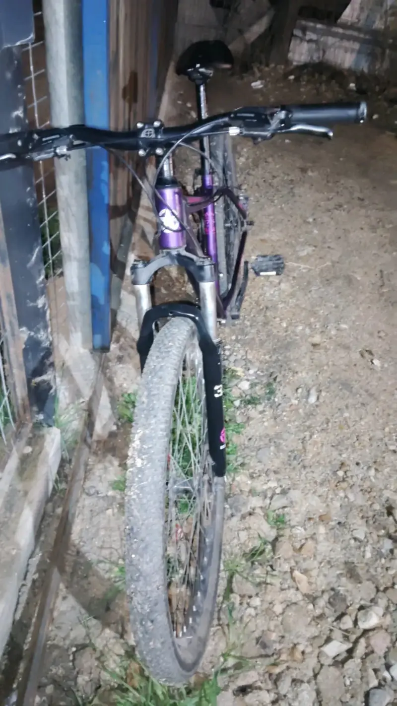 Bicicleta Jeep morada montaña - 2