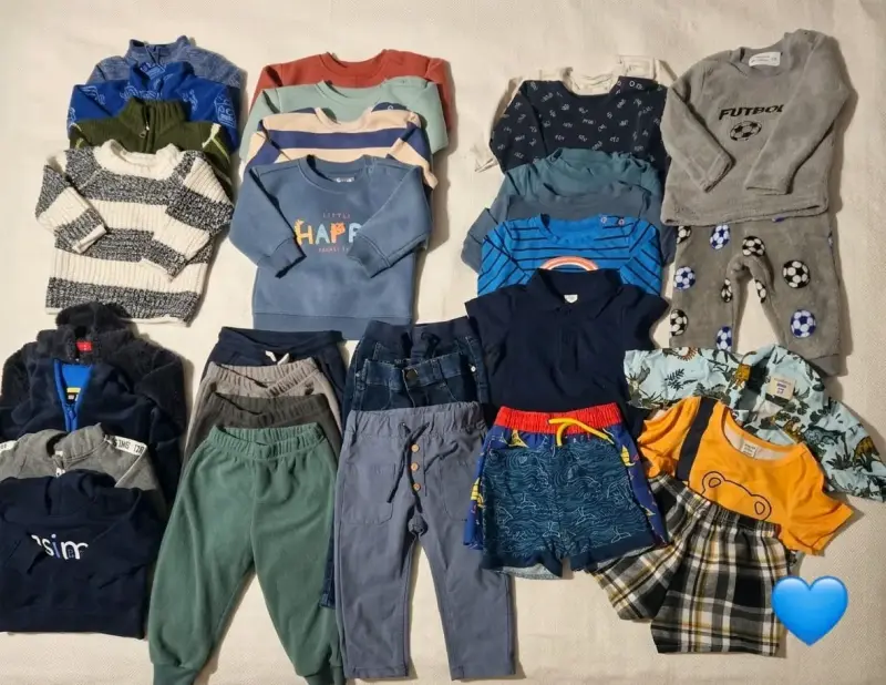 Ropa de niño variada