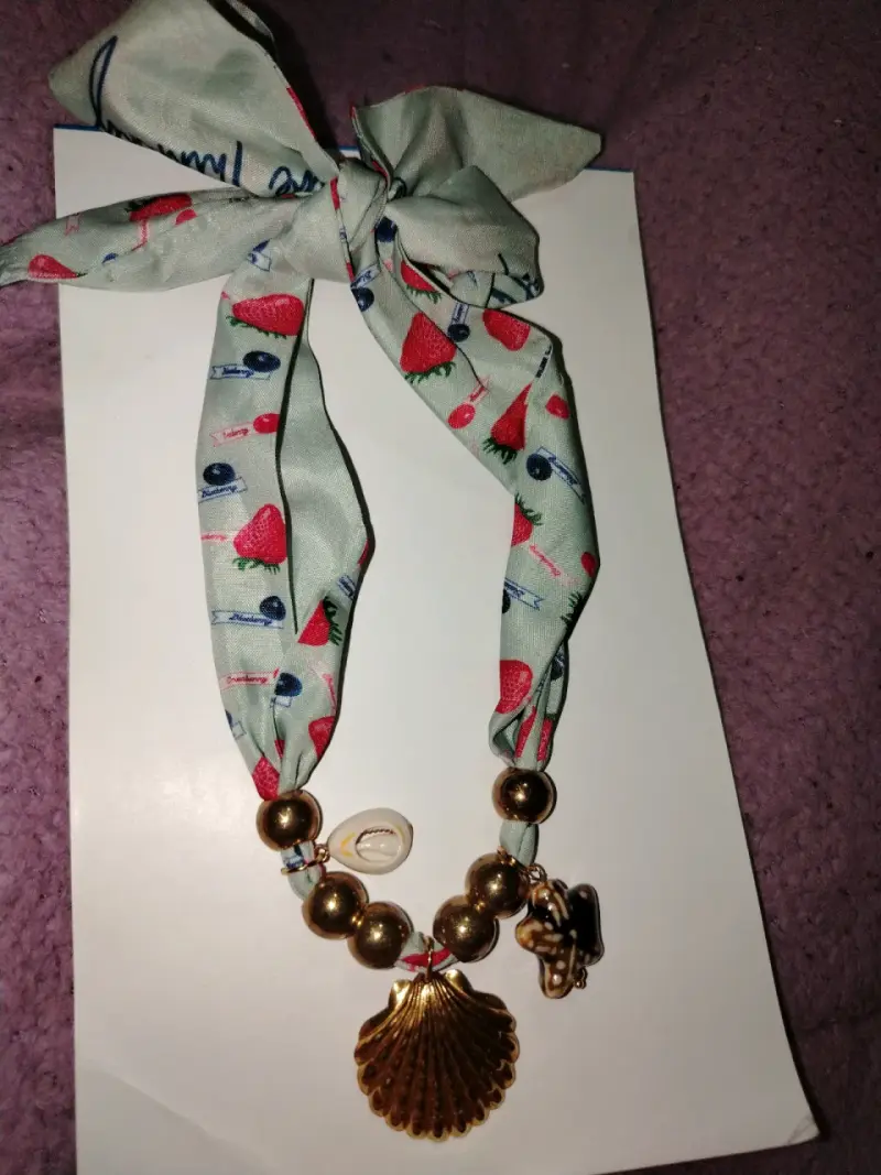 Collar con dijes marinos