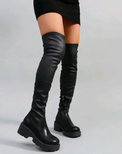 Botas negras altas decuerina - miniatura 2