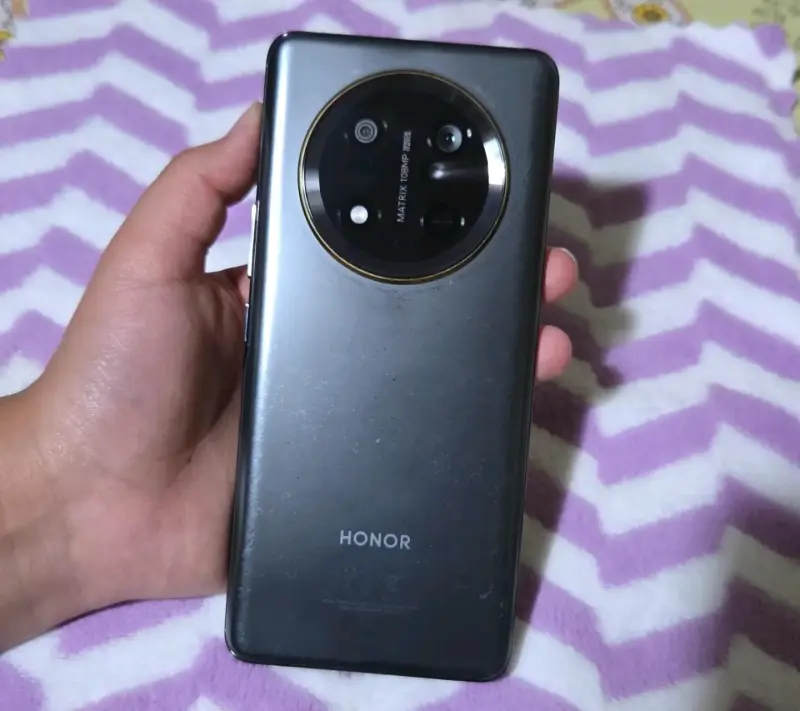 Smartphone moderno de 6.5 pulgadas - 2