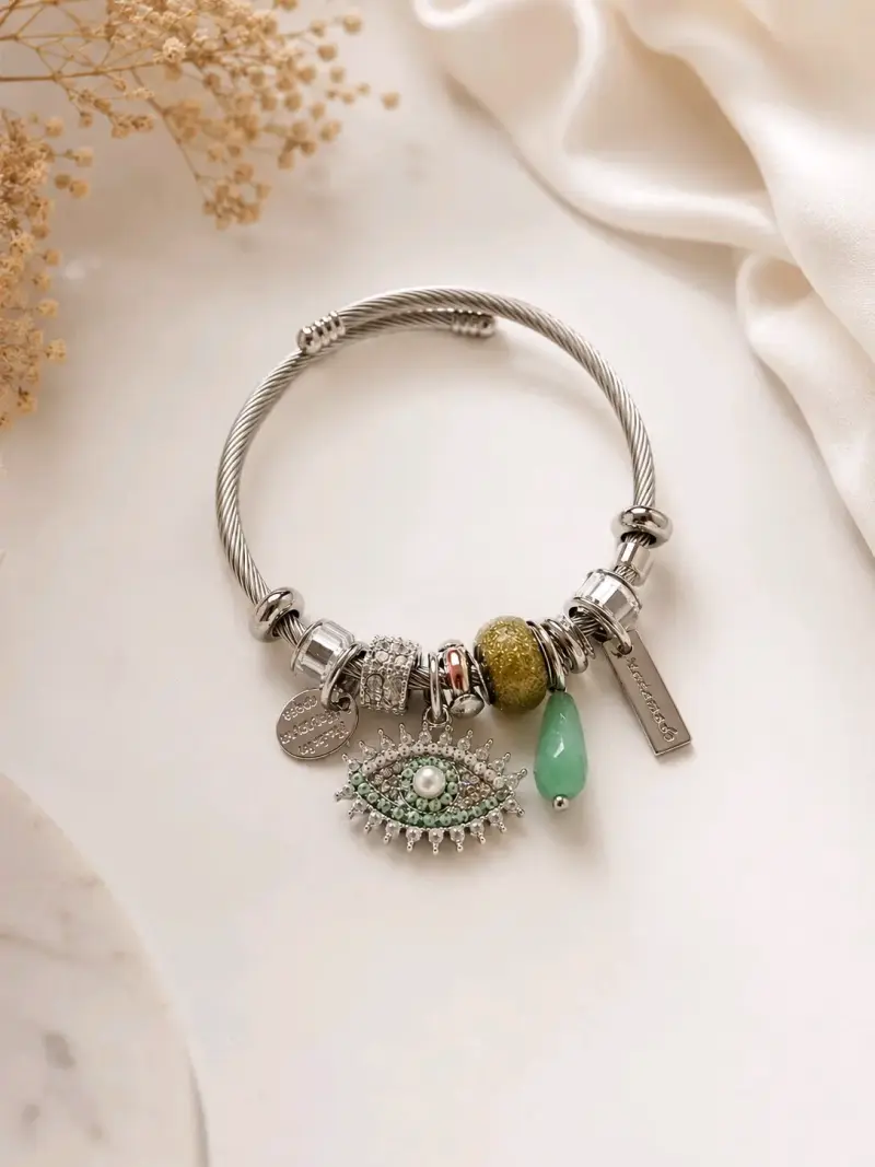 Pulsera de encantos en color plata - 1