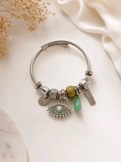 Pulsera de encantos en color plata - miniatura 1