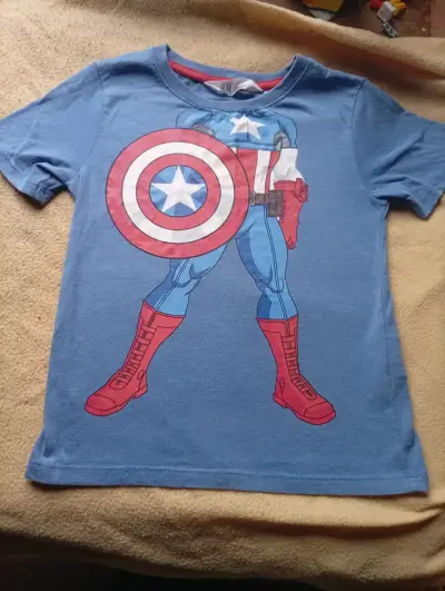 Polera infantil con diseño de tiburón super heroes - miniatura 3
