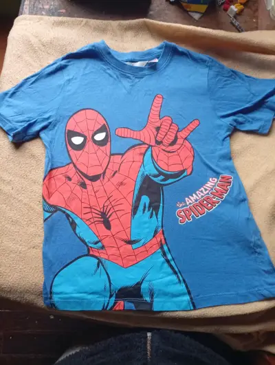 Polera infantil con diseño de tiburón super heroes - miniatura 5