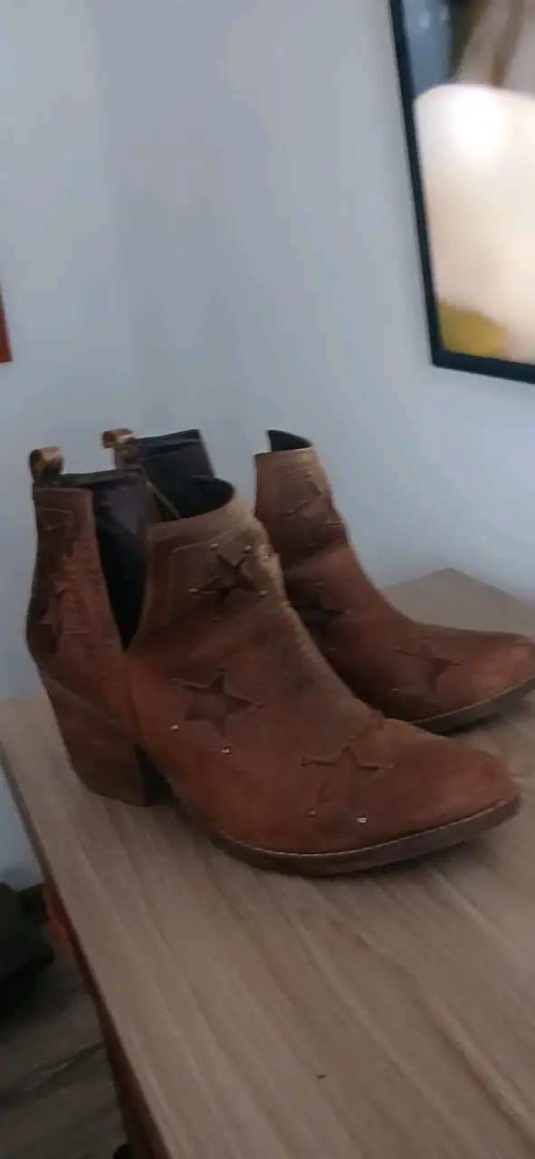 Botines, marca exótica 100% cuero - 4