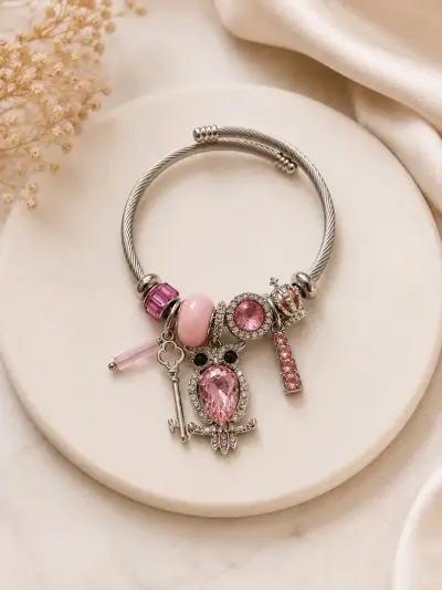 Pulsera de encantos en color plata - miniatura 1