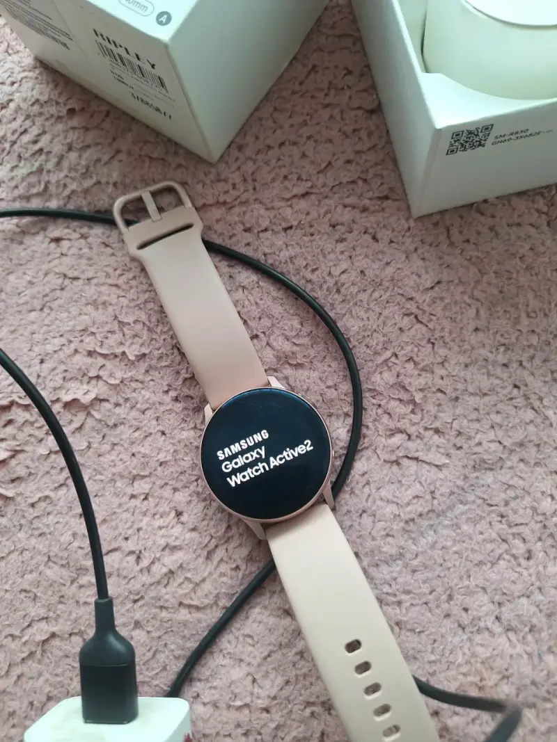 Smartwatch Samsung Active 2 rosado - 2