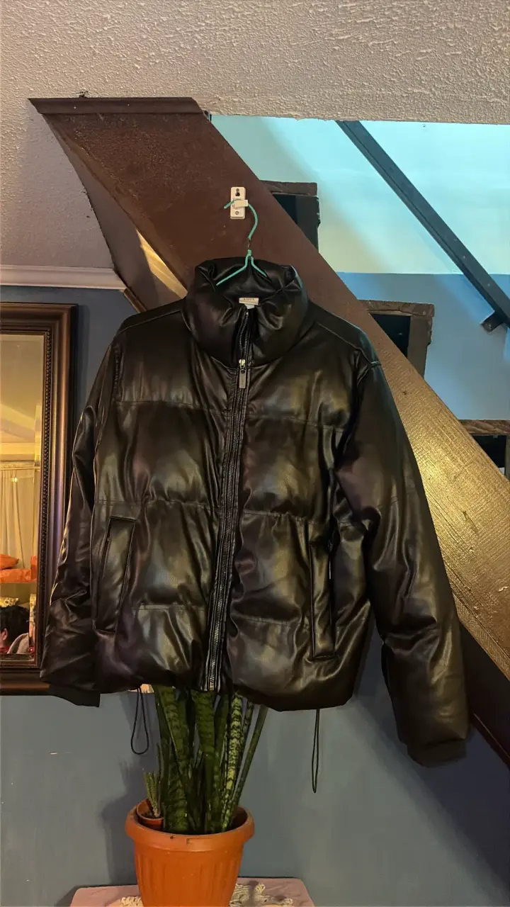 Chaqueta negra acolchada - 1