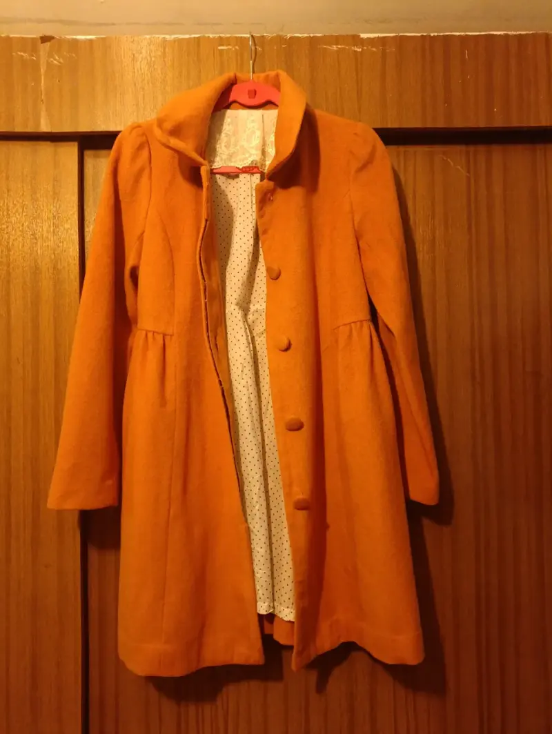 Abrigo mostaza vintage con forro - 1