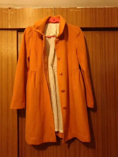 Abrigo mostaza vintage con forro - miniatura 1