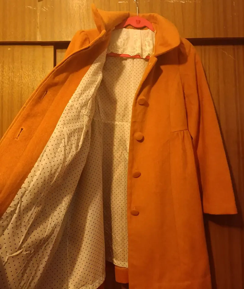 Abrigo mostaza vintage con forro - 3