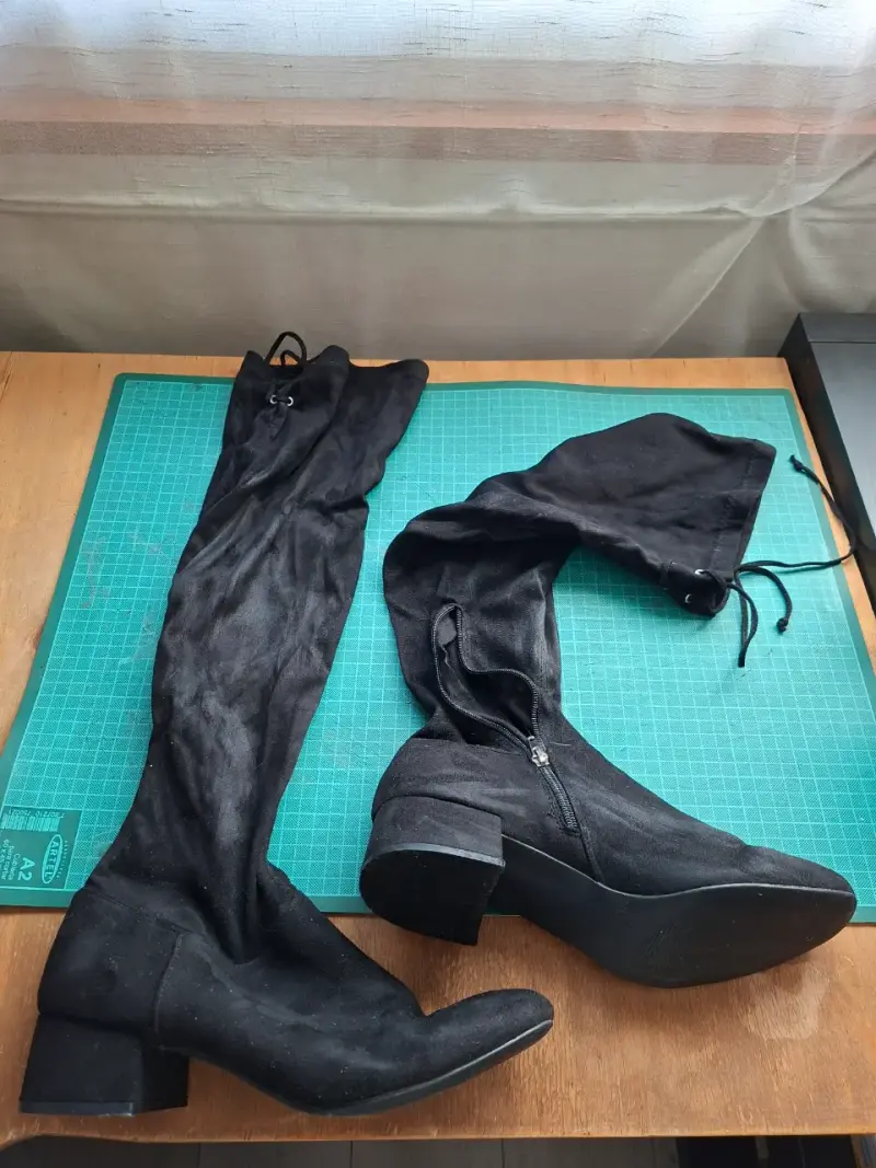 Botas negras altas de gamuza - 1