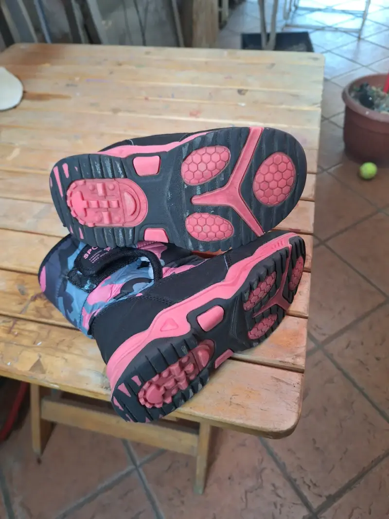 Botas de nieve camufladas rosa - 2