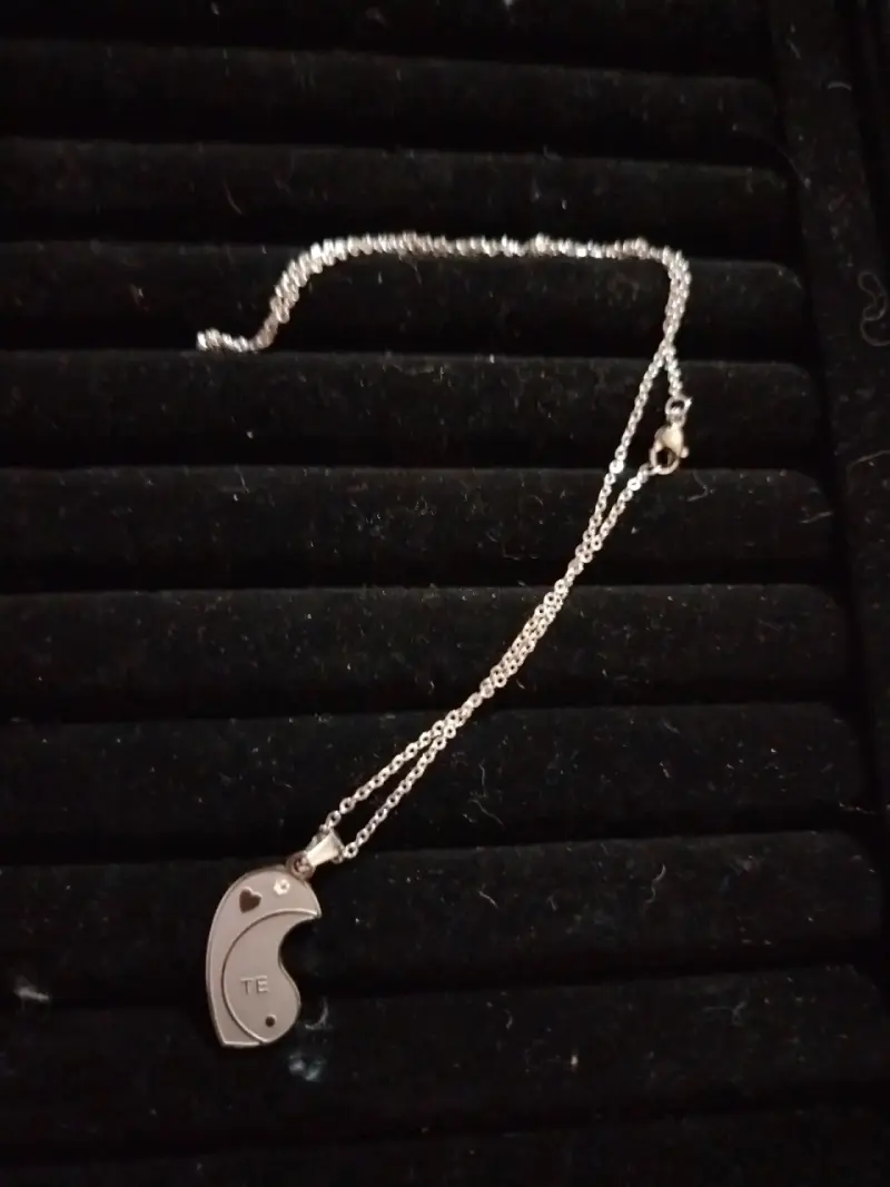 Collar con dije te quiero