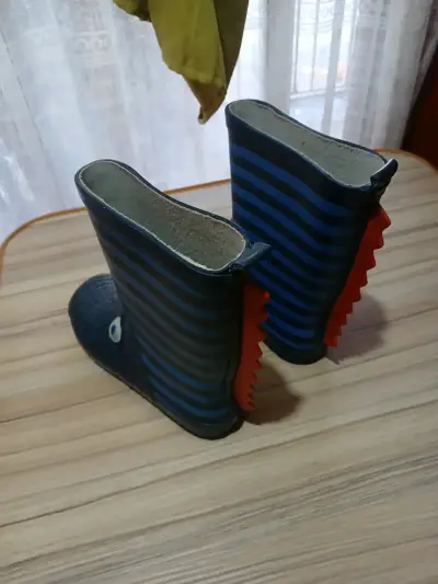 Botas de lluvia para niño - miniatura 3