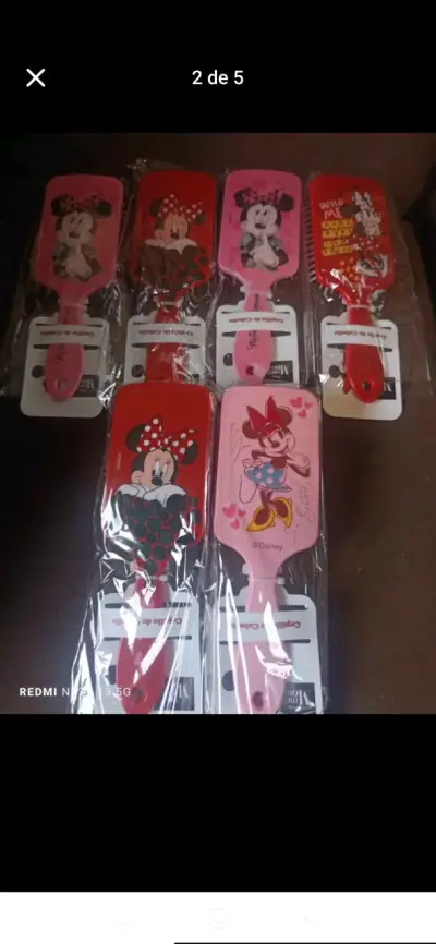 Cepillos Minnie Mouse ,kuromi y hello Kitty - miniatura 1