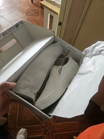 Zapatillas blancas slip-on - miniatura 2